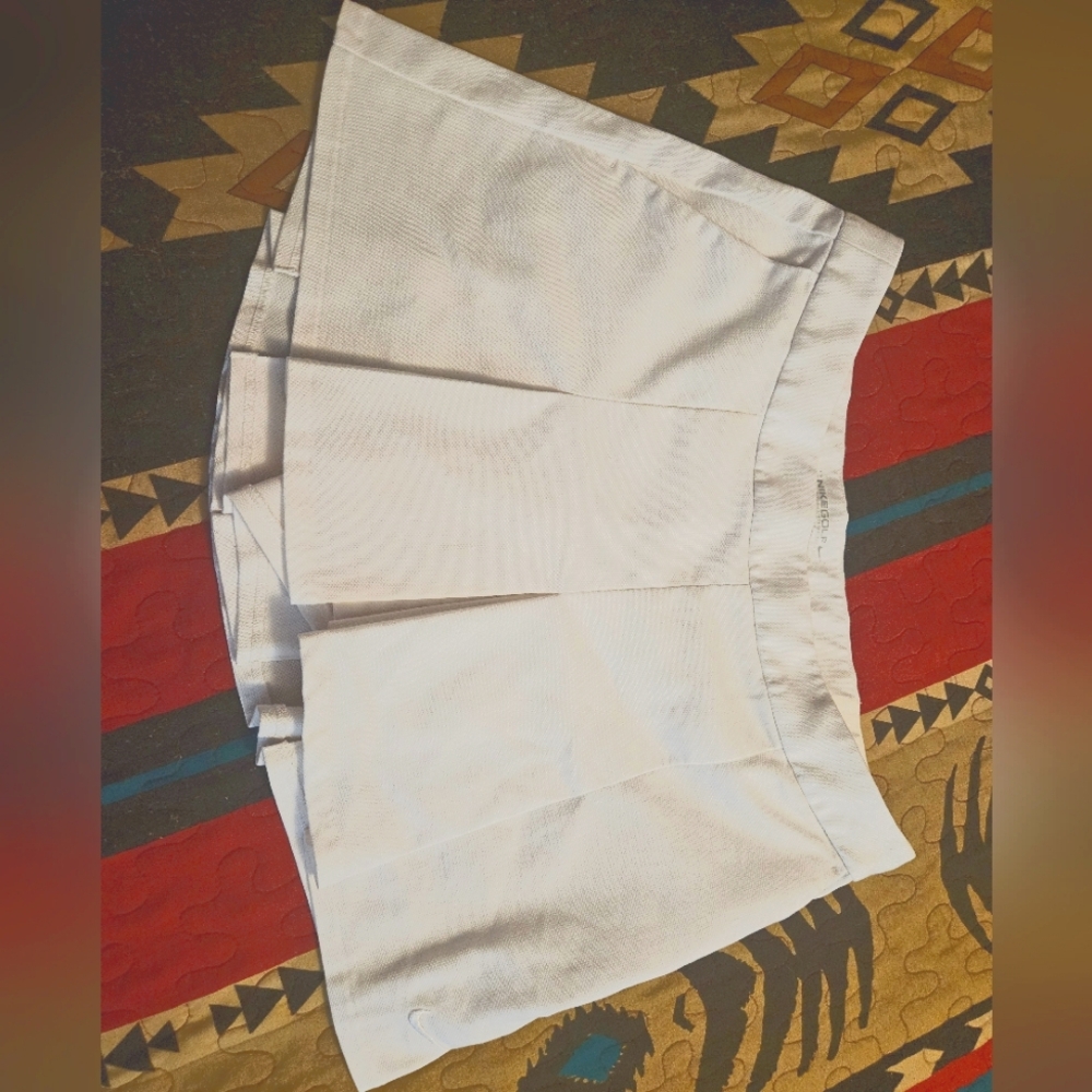 Nike dri fit white‎ tennis skort skirt size 6 only worn once to Top Golf